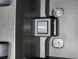 こちらのクルマはHDMI接続コネクタも装備されています♪スマホに接続すればお好きな音楽や映像も流せます!今の時代、さまざまな方法で音楽や動画を楽しめますね!