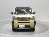 【冬道も心強い4WD】雪国でも安心の四輪駆動です。走行距離も少なく、これから一緒に思い出を作れる相棒として毎日の移動を力強くサポートしてくれます。