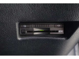 ETC車載器を装備していますので、高速道路の料金所をスムーズに通過。料金もお得になる場合があります。