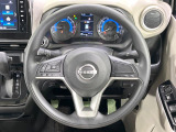 【ステアリングスイッチ】運転中、前方から目線をそらすことなく、オーディオ等の操作が可能な便利機能!安心&快適なドライブを演出してくれます♪