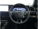各操作スイッチなどもハンドルから手を放すことなく操作可能で安全運転に支援いたします!