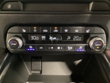 シートバックや座面の乗員の体とシートが接触する部分の空気を換気することで、蒸れや熱のこもりを解消させるシートベンチレーションを装備。短時間で心地よさを実感できるよう、不快の原因「湿度」を低減します。