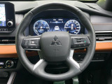 【純正革巻きステアリング】上質な革を使用することで、手にしっかり馴染みとても運転しやすいハンドルです♪