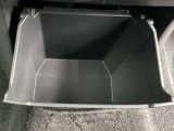 電源ソケットと収納ボックスです。