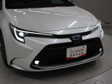 ヘッドランプは、光源をLED化し、フロントはラウンドを強めた一文字形状とすることで、スポーティでワイドな顔つきとなっています。