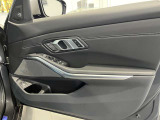 【ご納車後について】遠方のお客様はお住まいのエリアのBMWサービス工場にてメンテナンスを受けて頂けます。現地BMWへのお取次ぎなどもさせて頂きますのでご安心下さい。