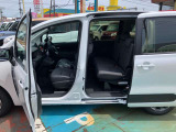 当店では、自社で仕入れした厳選車両を、多数展示しております。リーズナブルなお車を多数在庫しております。掘り出し物を探しにいらしてください。