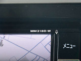 日産純正ナビゲーションMM318D-Wが付いています。