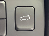 【パワーバックドア】スマートキーや運転席のボタンを押すだけでリアゲートが自動で開閉します!荷物を持っている時や、高い位置にあるバックドアを閉める際に便利な機能です♪
