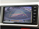お車選びをお楽しみ頂けるよう、在庫車の展示スペースを十分に確保しております。