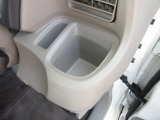 運転席と助手席にはドリンクホルダーがあります。取りやすい位置にありますからドライブも楽しくなりますね!
