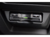 ETCは運転席インパネ右下に専用カバーによって埋め込まれています。