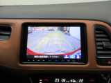 バックカメラの画像です。ガイドラインがスムースな車庫入れをサポートいたします。車庫入れの安心感がアップしますね。