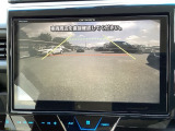 バックモニター付きで、車庫入れやバック時の後方確認をサポート。