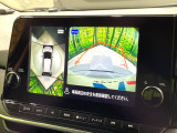 【アラウンドビューモニター】専用のカメラにより、上から見下ろしたような視点で360度クルマの周囲を確認することができます☆死角部分も確認しやすく、狭い場所での切り返しや駐車もスムーズに行えます。