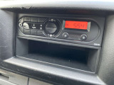 FM/AMラジオとAUXに対応したプレイヤーが装備されております。