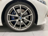 サービスにはドイツ本国と同様に教育と訓練を受け、BMWを知り尽くした「マイスター」が数多く在籍しております。360度による納車前点検整備で、お客様に安心と安全をお届けいたします。