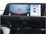 パノラミックビューモニター装備!トップビュー&フロントビュー・車両に取り付けたフロント、サイド、バックカメラの映像を合成して画面上に表示させることで、低速時の運転を補助する装置です。