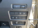両側電動スライドドアで狭い駐車場でも隣の車を気にすることなくドアの開閉ができます