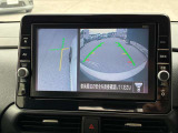 狭い道でのすれ違い、左側のガードレールや側溝が見えないと不安になりませんか?アラウンドビューモニターならバックカメラに加え、発進時に前方や周囲の確認、すれ違い時の助手席側下方の確認も出来て安心です♪