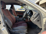 運転席シート廻りは使用感も少なく、良好な状態となっています。前オーナー様が丁寧に使っていたことがよくわかりますね。