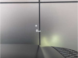 【ヘッドアップディスプレイ】目線を変えることなくスピードやナビゲーションなどを確認することが出来ます。安全性にも寄与するオプション装備になります。