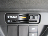 ETC付。高速道路の料金所はキャッシュレスで通過です。サービスエリア等にあるスマートインターの出入りも利用可能でとっても便利。ご納車後すぐにお使い頂けるようセットアップしてのお渡しとなります。
