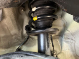 お車を安心してお乗りいただく為には、足回りの定期点検が欠かせません。サービスサポート(有償保証)では無料点検もご提供しており、安心のカーライフをお過ごしいただけるサポート体制が整っています。