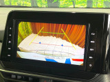 【バックカメラ】駐車時に後方がリアルタイム映像で確認できます。大型商業施設や立体駐車場での駐車時や、夜間のバック時に大活躍!運転スキルに関わらず、今や必須となった装備のひとつです!