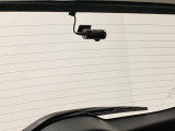 後方にもドライブレコーダーのカメラ(社外品)が付いています。前後両方でお車の周りを監視・記録いたします。