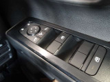 パワーウインドウスイッチ★電動格納機能付きで運転席からドアミラーの角度が調整可能です。電動格納機能付きです♪