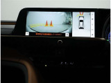 パノラミックビューモニター装備!トップビュー&フロントビュー・車両に取り付けたフロント、サイド、バックカメラの映像を合成して画面上に表示させることで、低速時の運転を補助する装置です。
