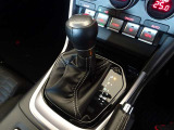 【オートマミッション(A/T)】シフトチェンジの煩わしさから解放される大事な装備です! 最近ではミッションも改良され、燃費もすこぶる良好になってますよ♪