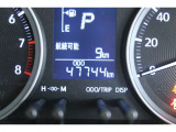 当社の中古車には1年間走行距離無制限の『ロングラン保証』がついています。年式は問わず、全国約5,000ヶ所のトヨタのお店で保証修理を受けることができます。