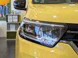 LEDライトで暗い道や視界の悪い場所でも安心して運転が可能です