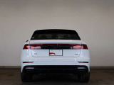 Audi Q8 55 TFSI quattro S line /Audi rings & ブラックスタイリング/アルミホイール 10Yスポークデザイン ブラックメタリック 10Jx22 /