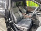 運転席シート廻りは使用感も少なく、良好な状態となっています。前オーナー様が丁寧に使っていたことがよくわかりますね。