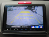 後方確認はオマカセのリアカメラ付です。雨天時や夜間のバック駐車時などで特に視界の安全確認に役立ちます。