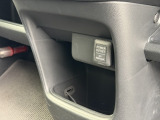 12V電源ソケットを設置しています。周辺機器の充電にご利用いただけます。
