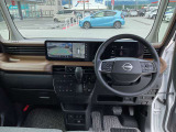 インパネ周りは、このように機能的にまとまっています。もちろん室内はクリーニング済みでキレイです!