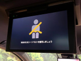 【フリップダウンモニター】大画面モニターで後席でもエンタメをお楽しみいただけます。小さなお子様にも大人気の装備です♪