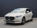 世界統一名称の『MAZDA2』となったコンパクト。「Be a Driver」のスローガンのもと、最適なドライビングポジションを提供できる室内空間と思い通りの走行性能を持った、クラスを超えたお車です!