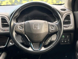 インテリアに合わせたデザインのステアリングは、運転される方のことも考え、運転しやすい形状、大きさです。是非一度、実際に触ってお確かめください。