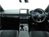 ◆視界広々で非常に運転しやすくロングドライブでも疲れを感じさせないすっきりとまとまったインパネ周りです。
