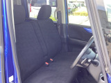 ミニバン並みの目線の高さなので前の見通しが良く運転しやすいです☆