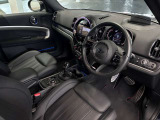 MINI自動車保険をご存知でしょか?万が一の事故の際、当社とMINI保険を引受している国内大手損保会社と連携して迅速に対応いたします。長期保険もお取り扱いしております。是非お話させてください。
