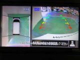アラウンドビューモニターで車庫入れも空から見ている様に駐車できラクラクです。