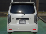 当社の車両には『安心して車選びをしていただくために』お支払い総額を表示しております。税金、自賠責保険料、登録費用、リサイクル料金が含まれており、県内登録及び届出で店頭納車の場合になります。