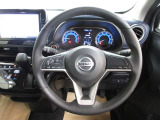 運転が楽しくなる明るく開放的な運転席まわりです。