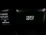 後席の快適性を高めるVIDEO INPUTを装備。外部映像機器を接続することで、対応モニターへの映像出力が可能です。ロングドライブ時のエンターテインメント用途にも活躍します。